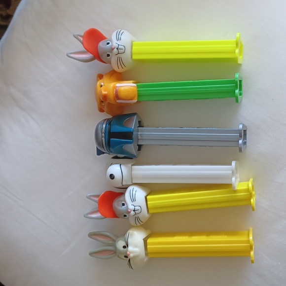 PEZ Candy Dispenser Assorted Bugs Bunny (3), Star wars, snoopy, ice age 6 total - Picture 1 of 3